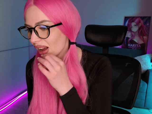 KaryCherry webcam
