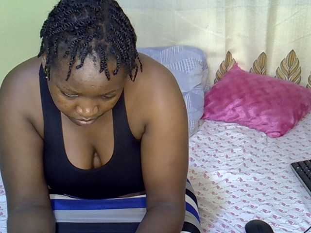 le modèle Sexy-fay est en webcam porno dans un show sur le site bongacams, il possède les tags suivants: Ebony,Brunette,Trimmed