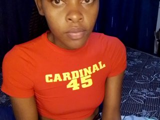 QueenIra's Live Webcam