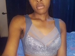 QueenIra's Live Webcam