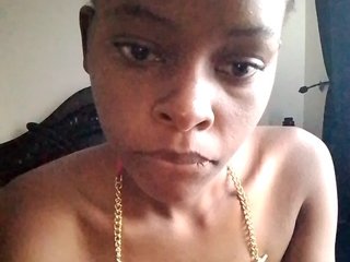 QueenIra's Live Webcam