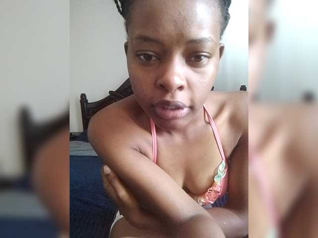 QueenIra Live Cam on BongaCams