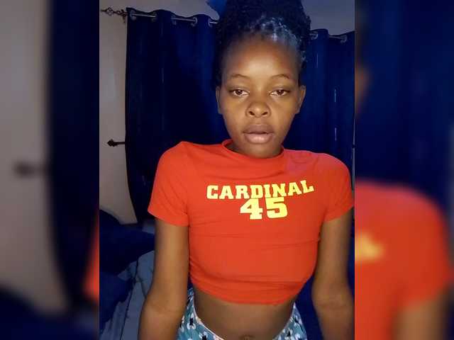 QueenIra's BongaCams show and profile