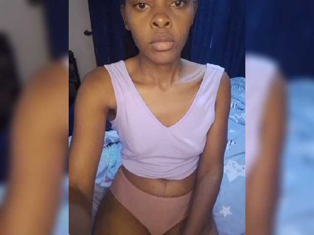 QueenIra Live Cam pe BongaCams