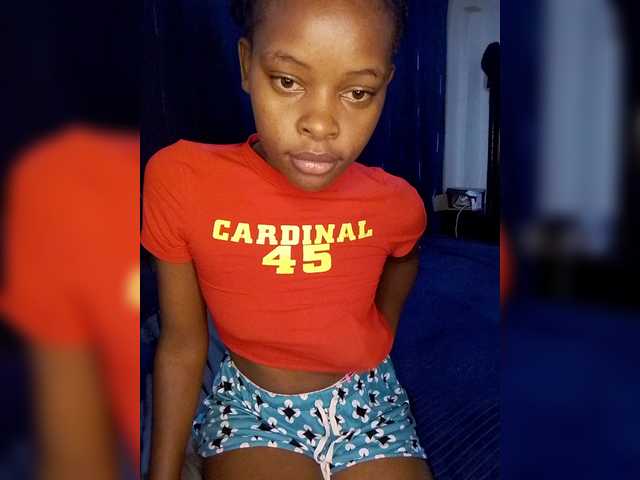 QueenIra's BongaCams show and profile