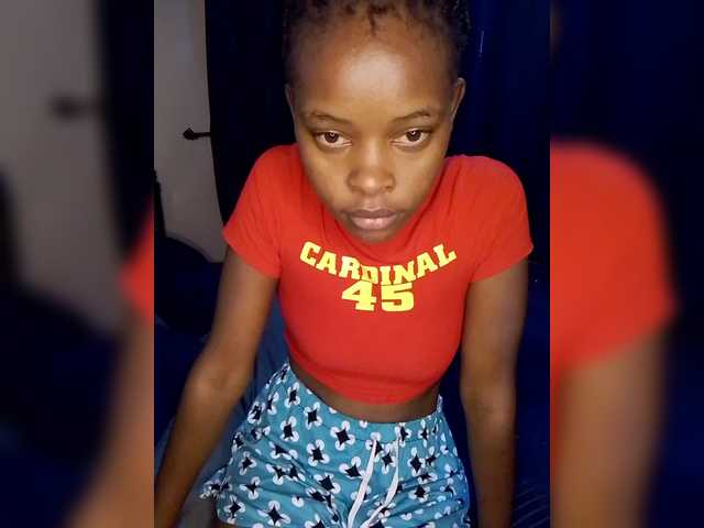 QueenIra's BongaCams show and profile