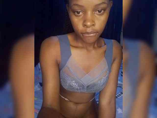 QueenIra Live Webcam on BongaCams