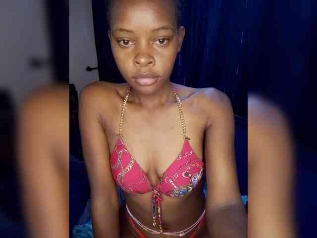 QueenIra Live Webcam on BongaCams