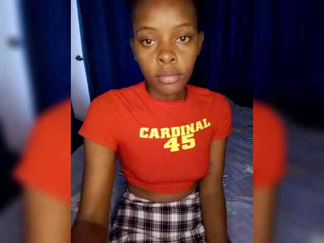 QueenIra webcam