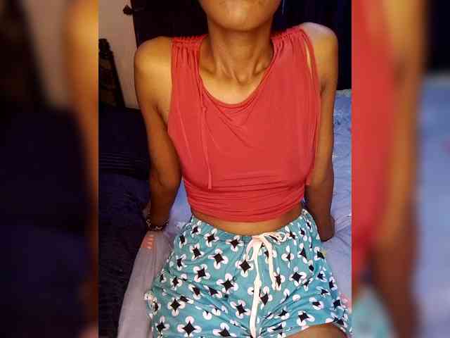 QueenIra webcam