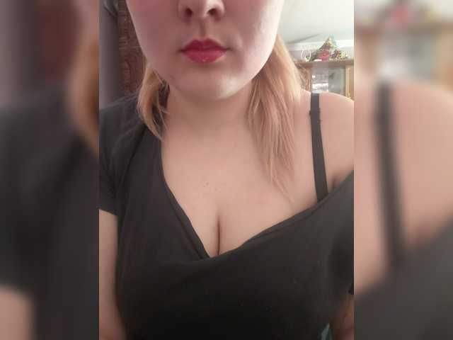 Lilit244324 Live Cam and Statistics on UnifiedCams