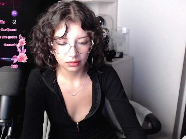 BiiHoney live webcam show