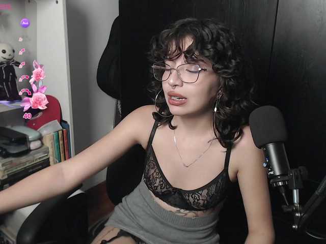 BiiHoney live cam on BongaCams