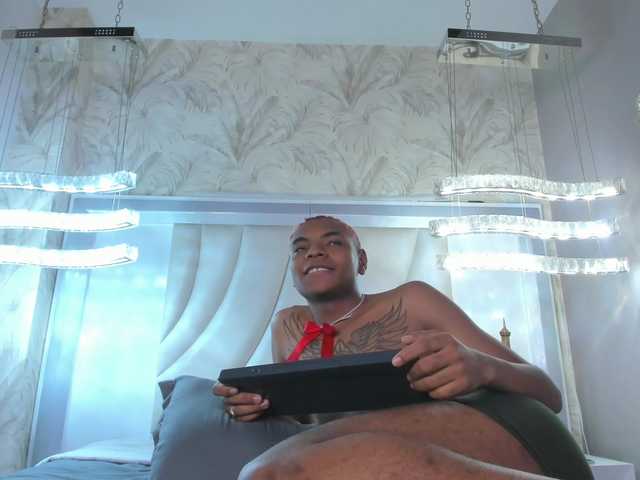 Cossmo-Wannda's BongaCams show and profile