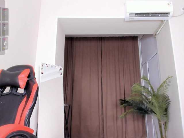 YunLe live cam on BongaCams