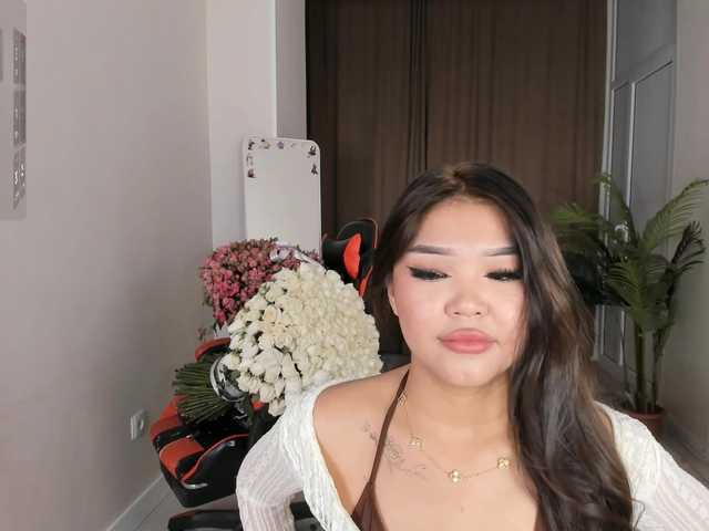 YunLe live cam on BongaCams