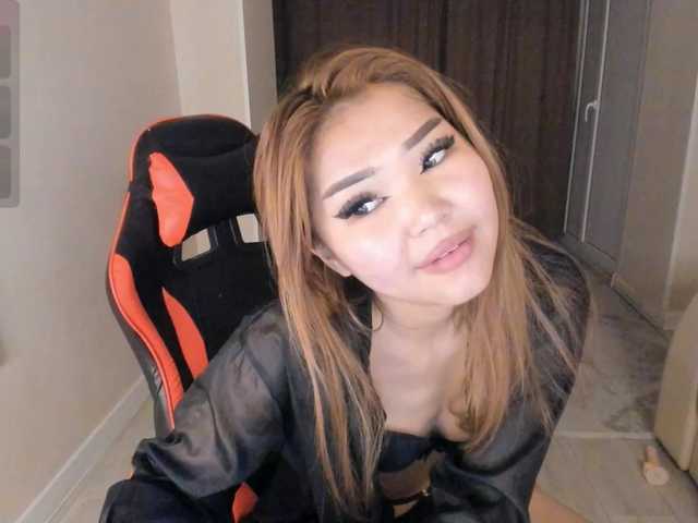 YunLe live cam on BongaCams