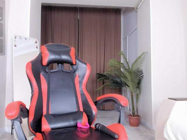 YunLe live cam on BongaCams