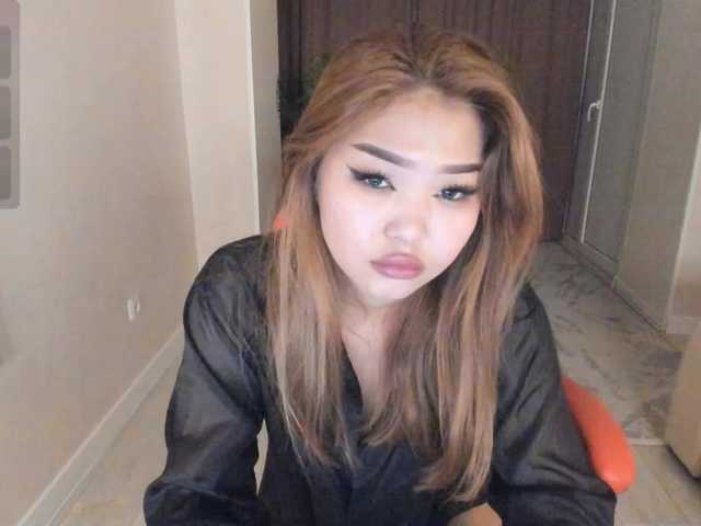 YunLe live cam on BongaCams
