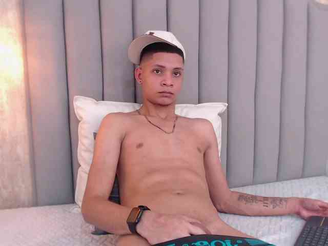 Axel-marcux Sex Cam Show