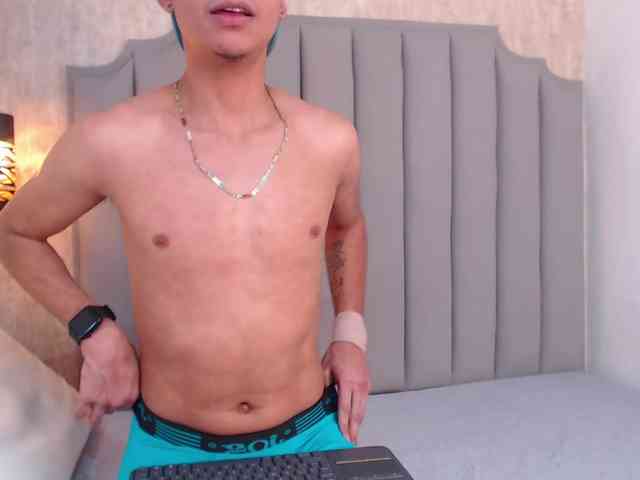 Axel-marcux Sex Cam Show