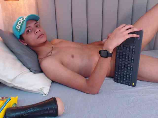 Axel-marcux Sex Cam Show