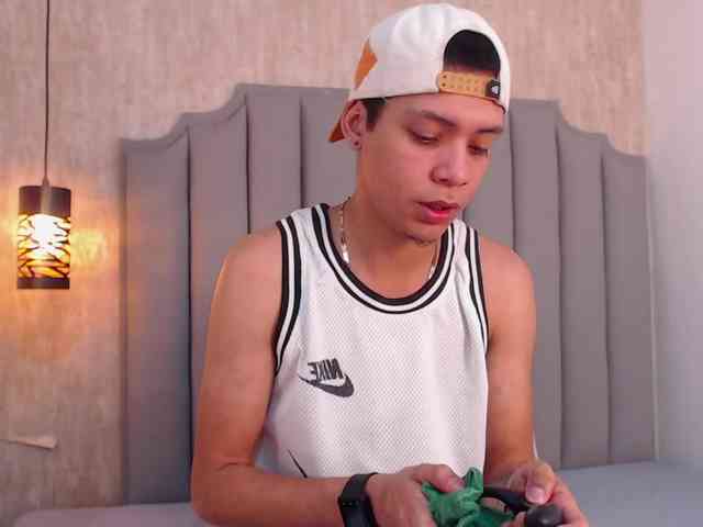 Axel-marcux Sex Cam Show