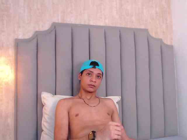 Axel-marcux Sex Cam Show
