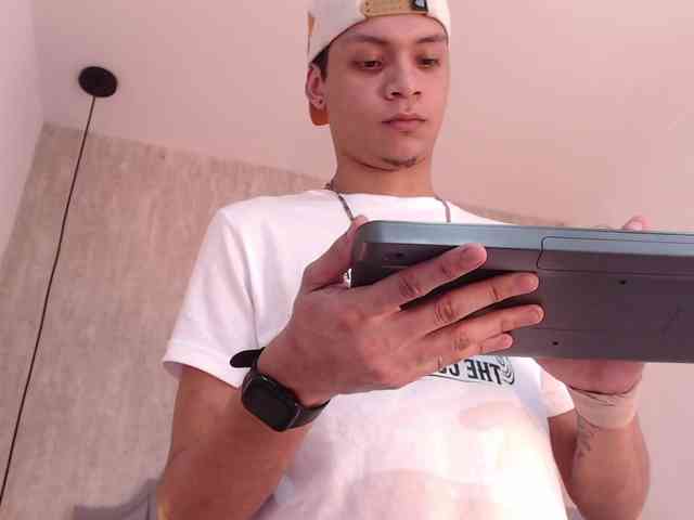 Axel-marcux Sex Cam Show