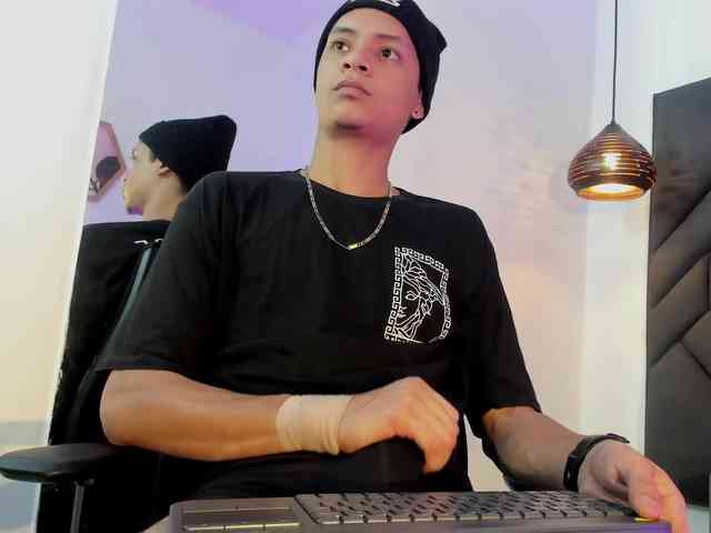 Axel-marcux Sex Cam Show
