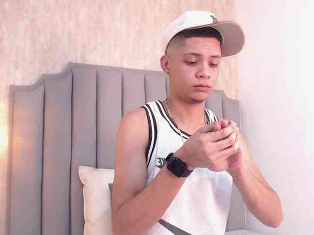 Axel-marcux Sex Cam Show