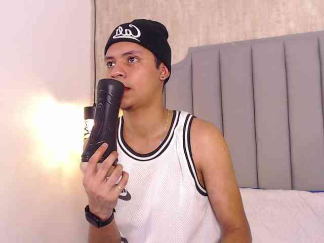 Axel-marcux Sex Cam Show