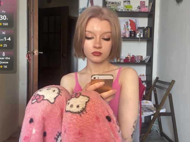 le modèle BrigidaTapscott est en webcam porno dans un show sur le site bongacams, il possède les tags suivants: White/Caucasian,Blonde,Trimmed