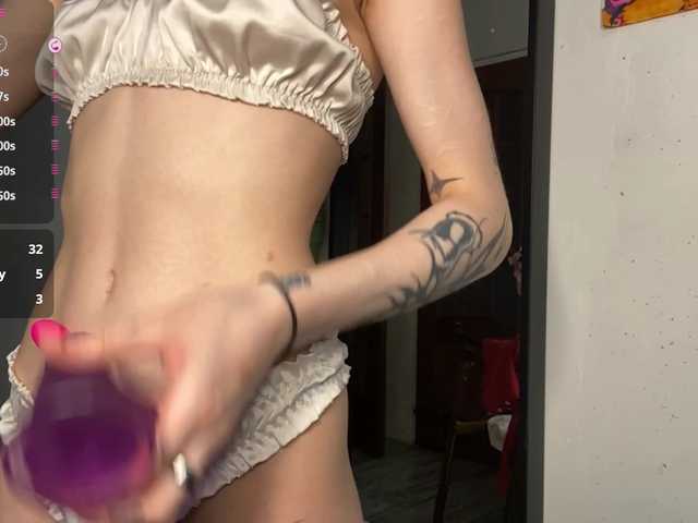 BrigidaTapscott live cam on BongaCams
