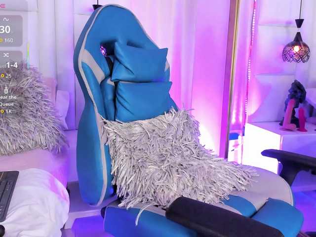 Azaleavolkova live cam on BongaCams
