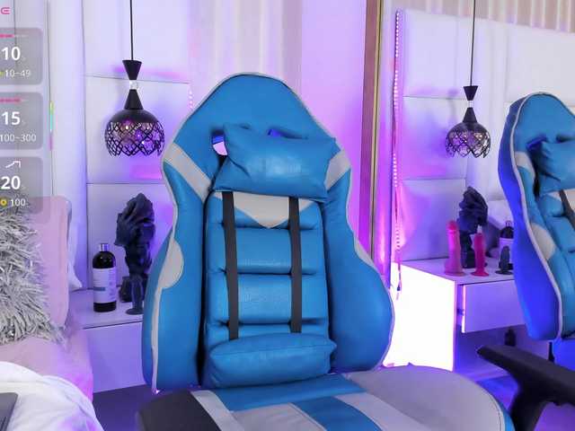Azaleavolkova live webcam show