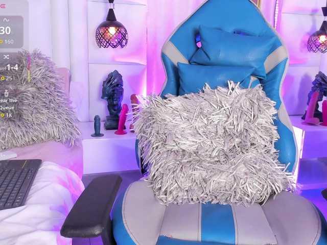 Azaleavolkova Live Cam on BongaCams