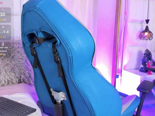 Azaleavolkova live cam on BongaCams