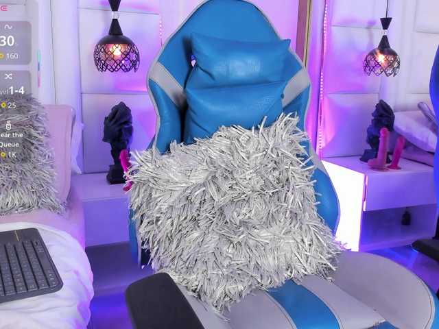 Azaleavolkova live webcam show