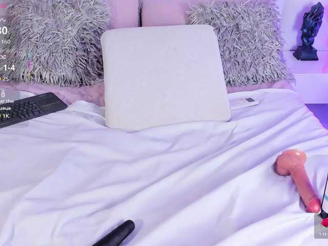 Azaleavolkova live cam on BongaCams