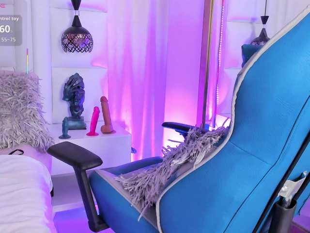 Azaleavolkova live cam on BongaCams