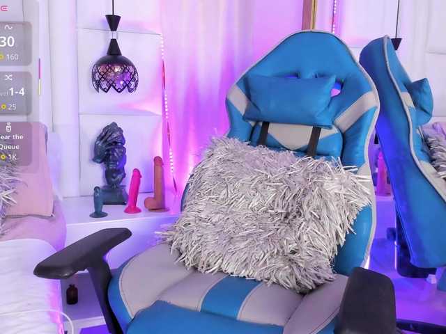 Azaleavolkova live cam on BongaCams