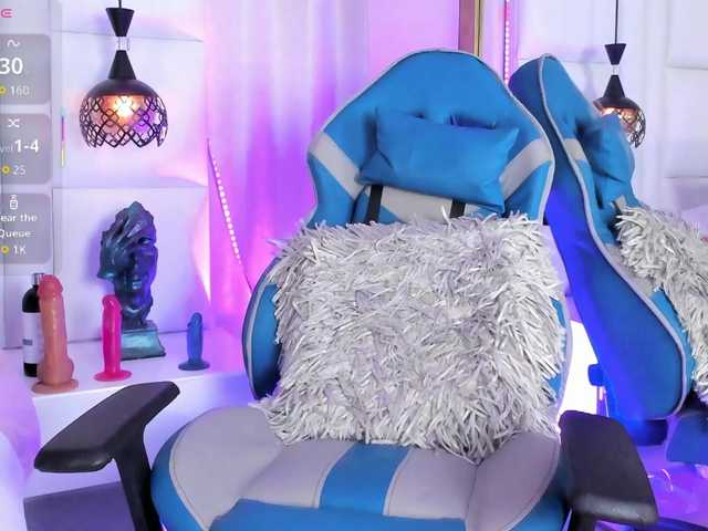Azaleavolkova live cam on BongaCams