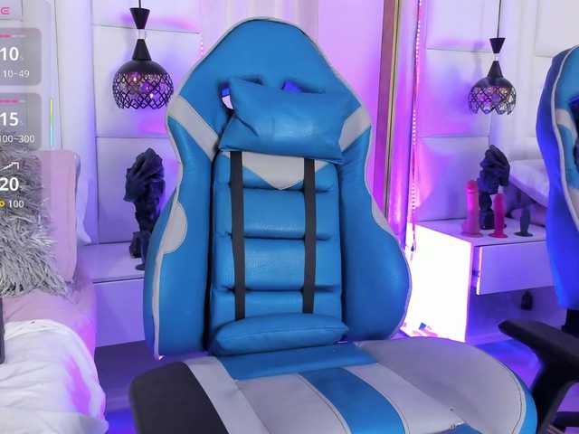 Azaleavolkova live webcam show