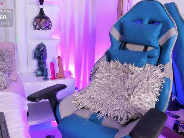 Azaleavolkova live cam on BongaCams