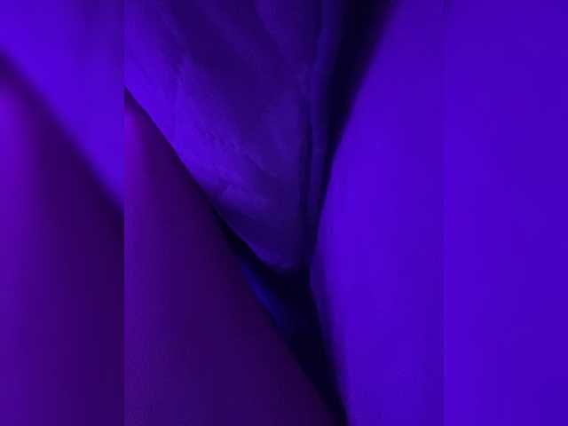 Azaleavolkova live cam on BongaCams