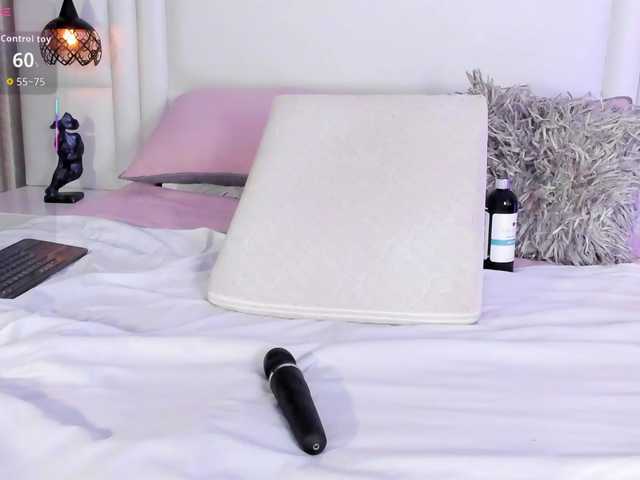 Azaleavolkova live cam on BongaCams