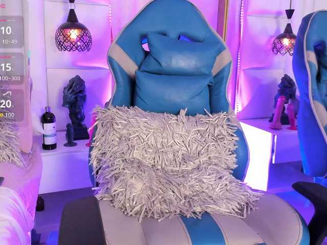Azaleavolkova live cam on BongaCams