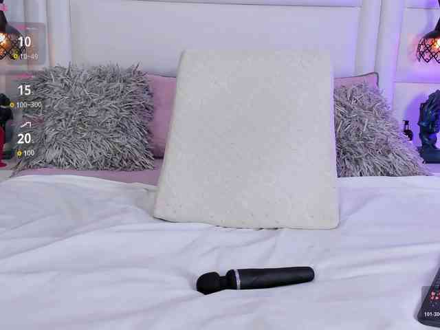 Azaleavolkova webcam
