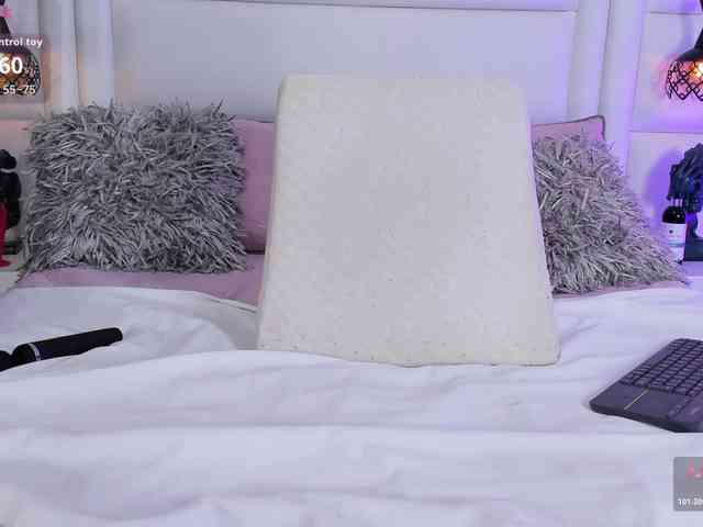 Azaleavolkova webcam